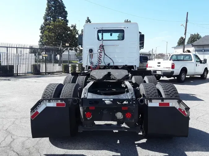 2019 VOLVO VNL64T-300677869cc5bffe4b9f9155fca7752ee3b