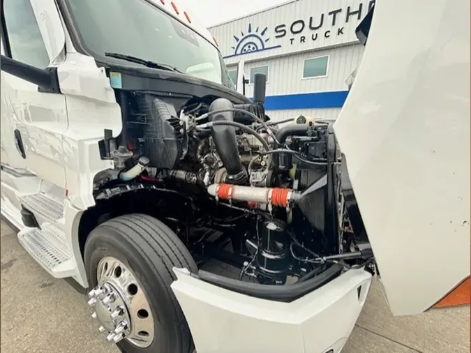 2022 Freightliner Cascadia 126