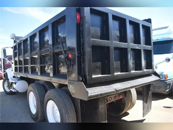 2004 MACK GRANITE CV713