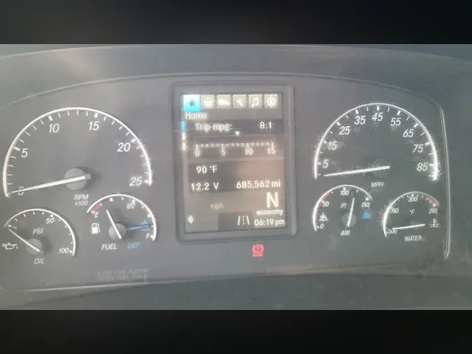 2019 Freightliner Cascadia 126