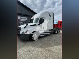 2018 FREIGHTLINER CASCADIA 126