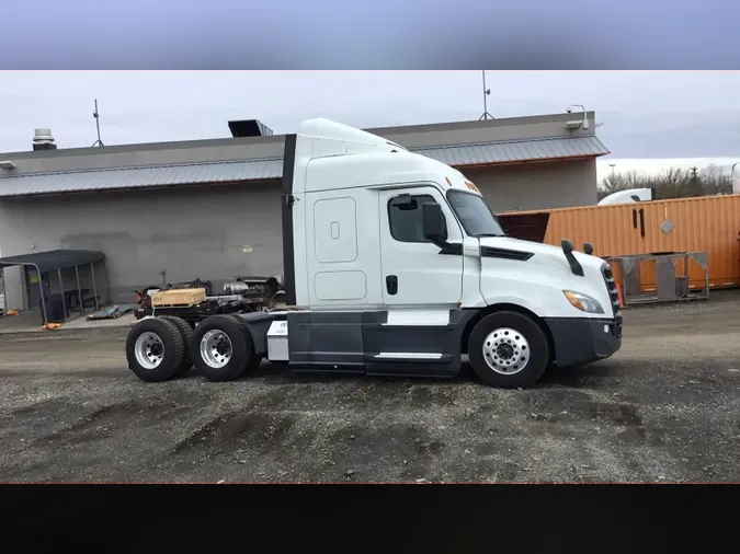 2020 Freightliner Cascadia