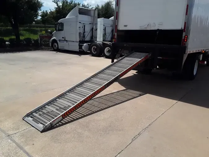 2019 NAVISTAR INTERNATIONAL 4300