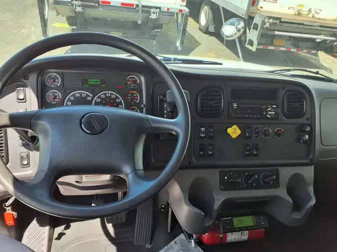 2018 FREIGHTLINER M2 106