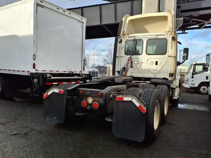 2018 FREIGHTLINER/MERCEDES CASCADIA 125