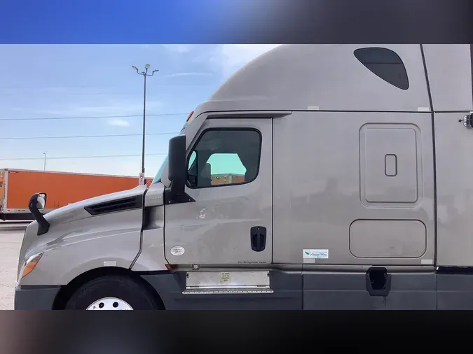2023 Freightliner Cascadia 126