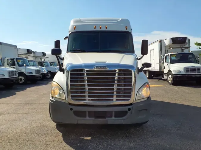 2020 FREIGHTLINER CASCADIA 125