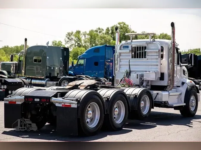 2022 PETERBILT 567