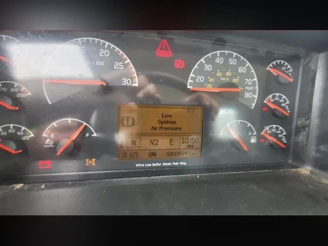 2018 Volvo VNL300