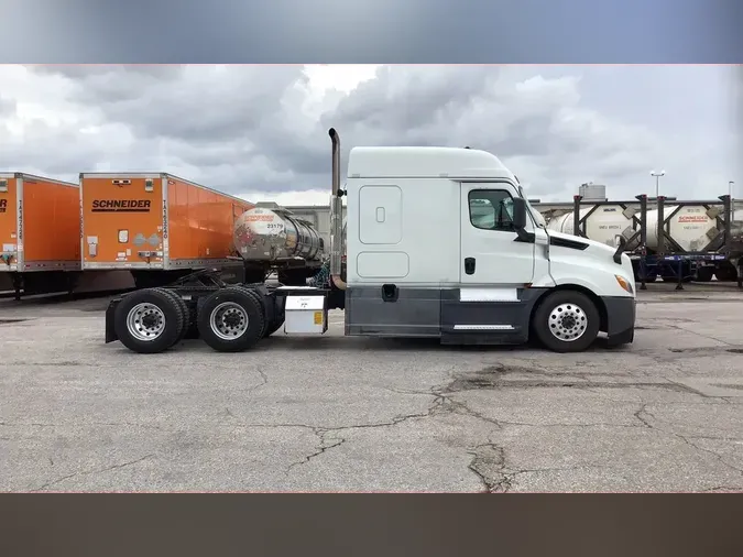 2020 Freightliner Cascadia 126