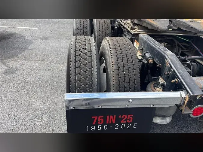 2021 FREIGHTLINER CA126