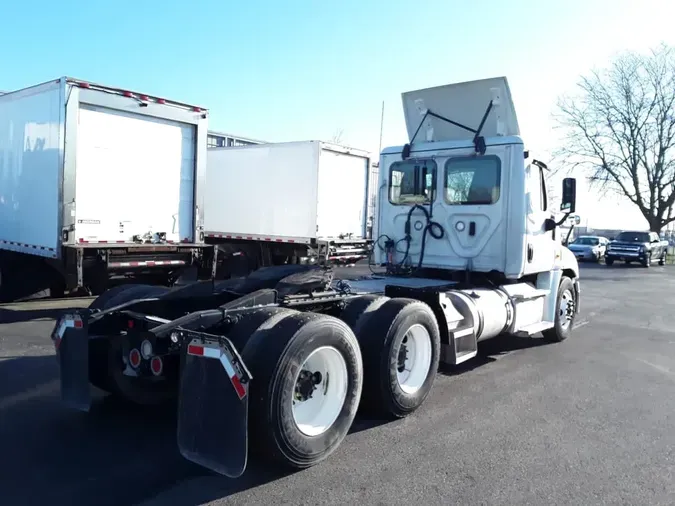 2019 FREIGHTLINER/MERCEDES CASCADIA 125