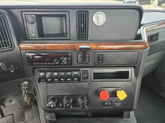 2020 International LT625