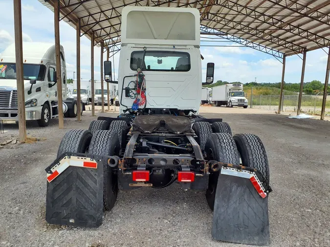 2019 NAVISTAR INTERNATIONAL LT625 DAYCAB T/A