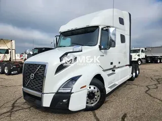 2023 VOLVO VNL64T760