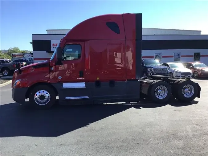 2020 FREIGHTLINER CA126