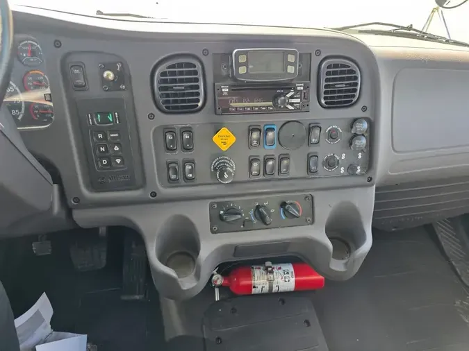 2019 FREIGHTLINER/MERCEDES M2 106
