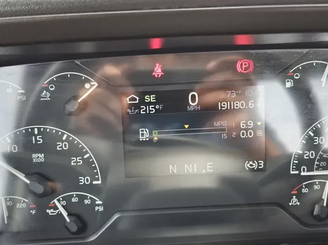 2019 VOLVO VNL64T300