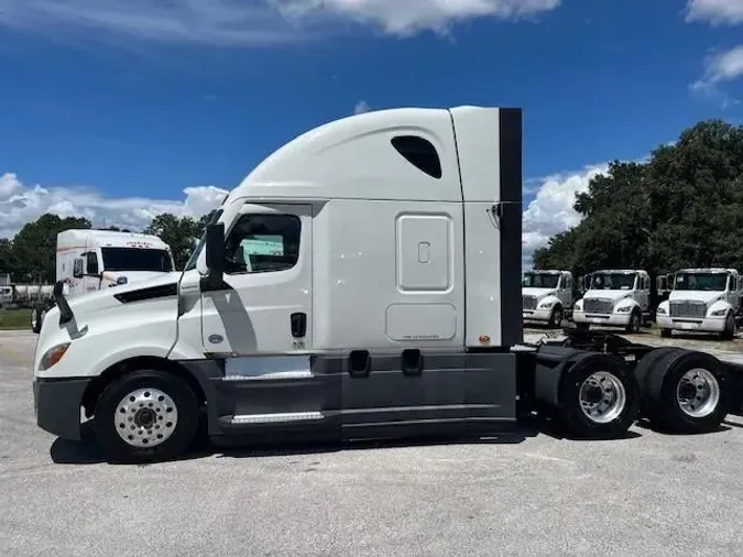 2020 Freightliner Cascadia