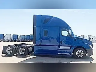 2023 FREIGHTLINER CASCADIA 126