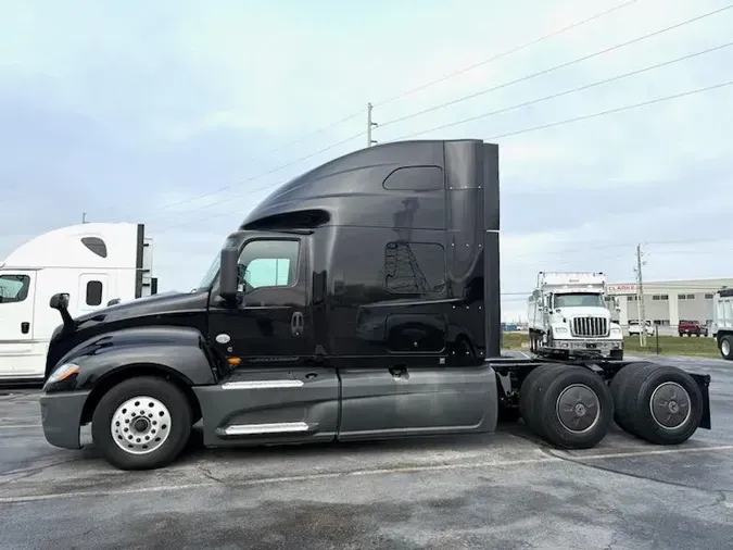 2022 International LT625