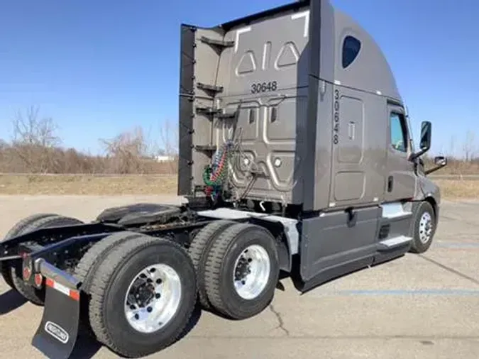 2023 Freightliner Cascadia