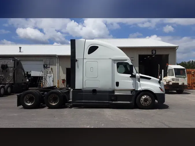 2022 Freightliner Cascadia 126