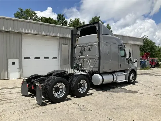 2019 FREIGHTLINER CA126