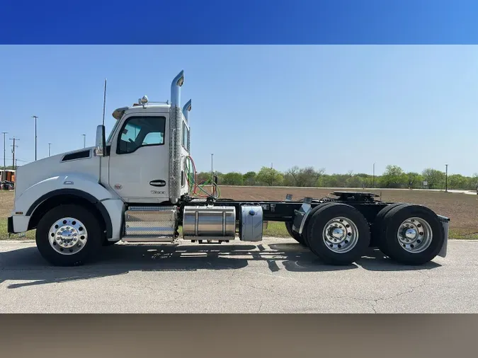 2026 Kenworth T880