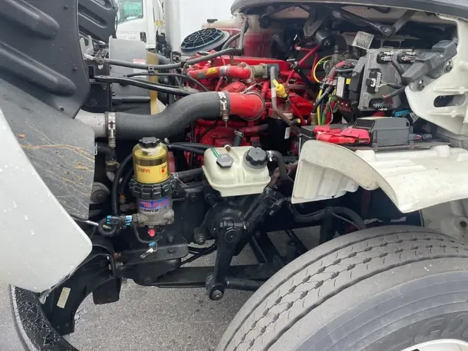 2017 FREIGHTLINER M2 106