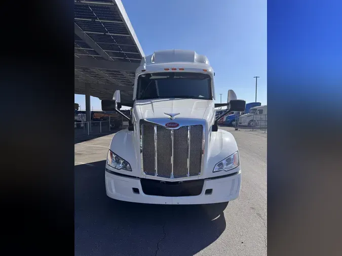2023 Peterbilt 579