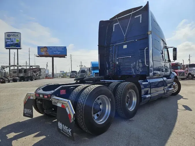 2019 VOLVO VNL64T760