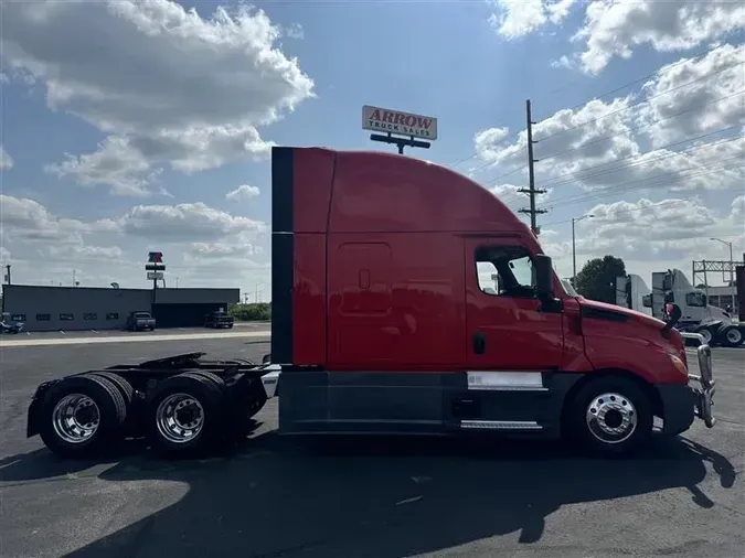 2021 FREIGHTLINER CA126