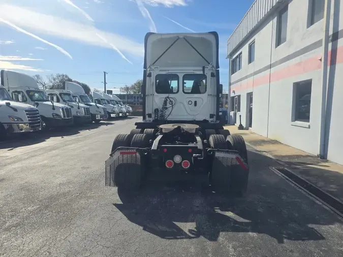 2018 FREIGHTLINER/MERCEDES CASCADIA 125