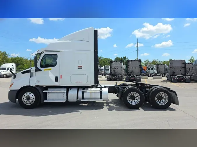 2019 Freightliner Cascadia 126