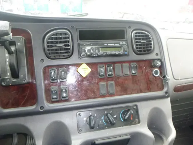 2017 Freightliner Business Class M2 106