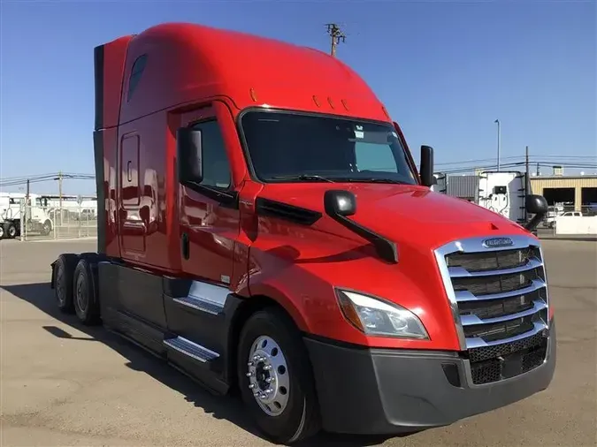 2021 FREIGHTLINER CA126