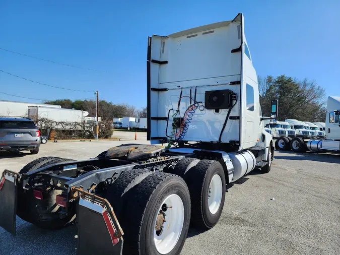 2019 NAVISTAR INTERNATIONAL LT625 SLPR CAB