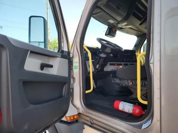 2022 Freightliner Cascadia
