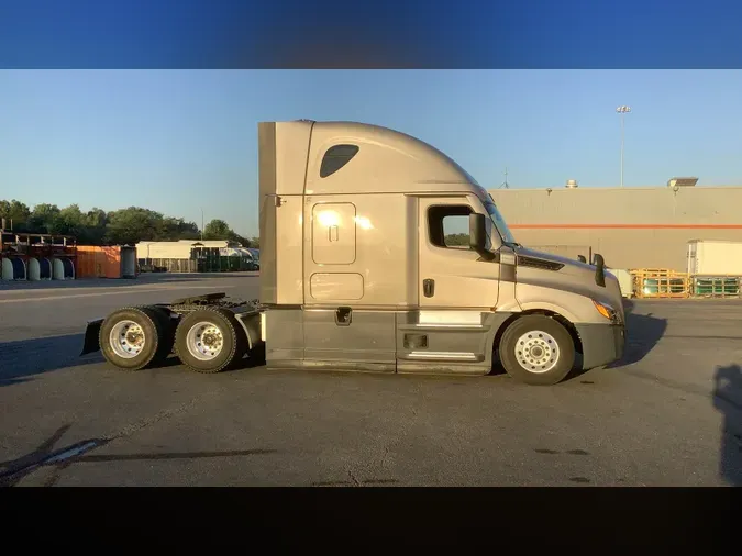 2022 Freightliner Cascadia 126