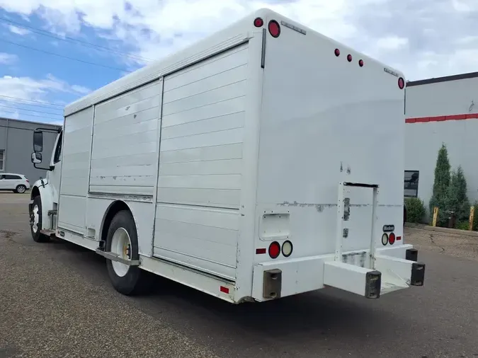 2017 FREIGHTLINER M2 106