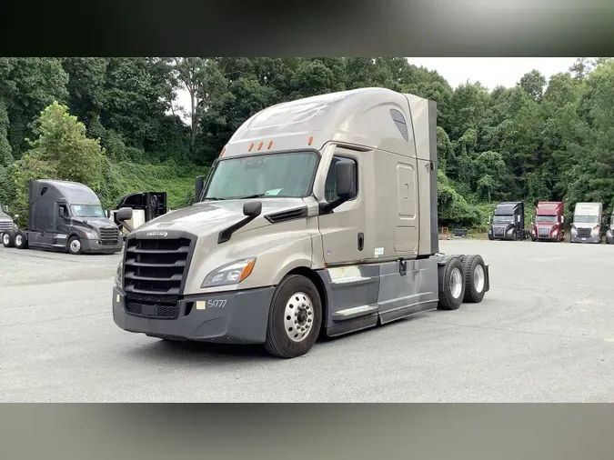 2021 Freightliner Cascadia 126