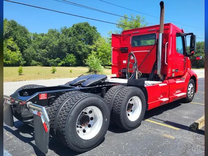 2019 VOLVO VNL64TRACTOR