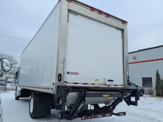 2018 FREIGHTLINER/MERCEDES M2 106