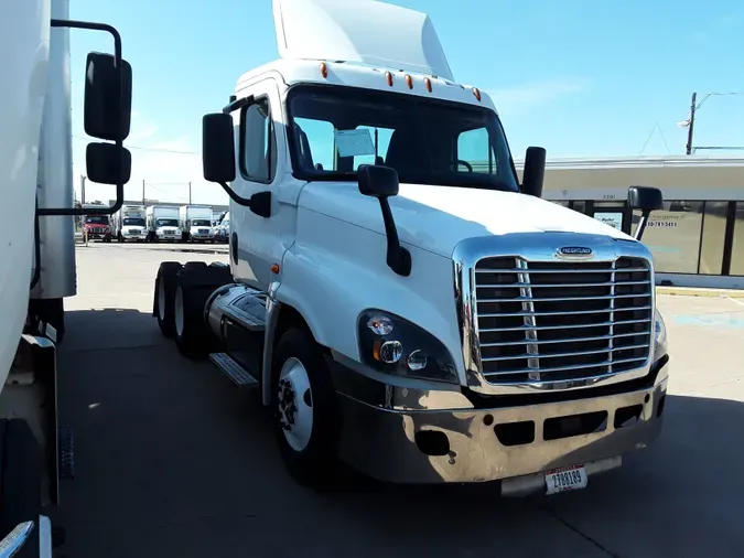 2016 FREIGHTLINER/MERCEDES CASCADIA 125