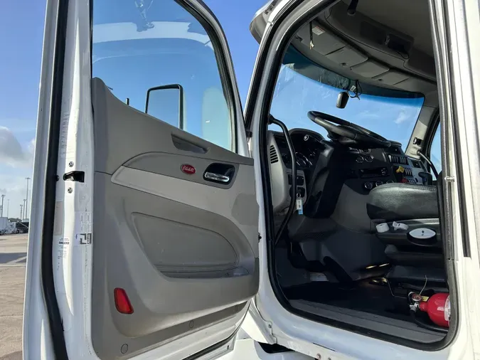 2020 Peterbilt 567