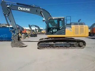 2019 John Deere 210GLC