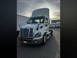 2017 FREIGHTLINER/MERCEDES CASCADIA 113