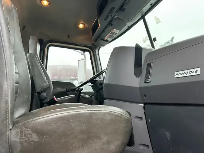 2012 MACK PINNACLE CXU61367d5257f181a1326b666b82b533c5336