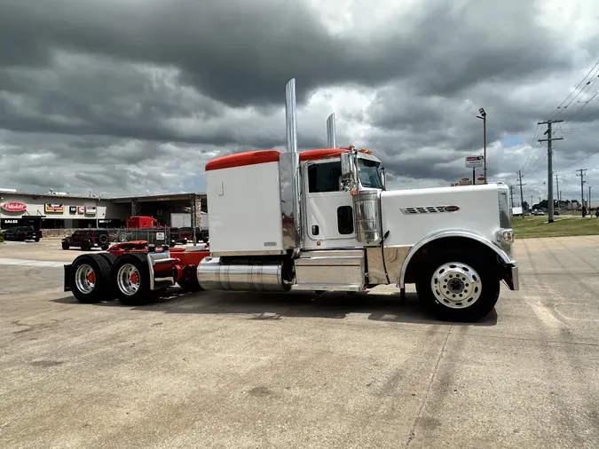 2022 Peterbilt 389